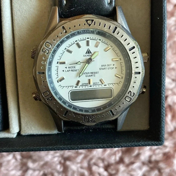 Axxents Watch & Wallet Gift Set - Picture 7 of 7